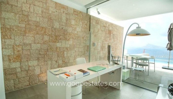 Te koop - Huis - Vrijstaande Villa - Calpe - Calpe Centro