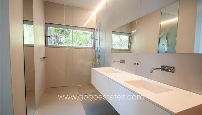 Te koop - Huis - Vrijstaande Villa - Calpe - Calpe Centro