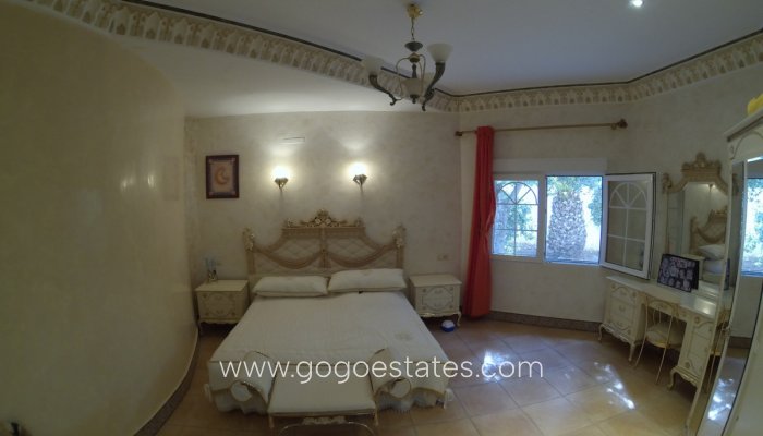 Te koop - Huis - Vrijstaande Villa - Dénia - Denia Centro