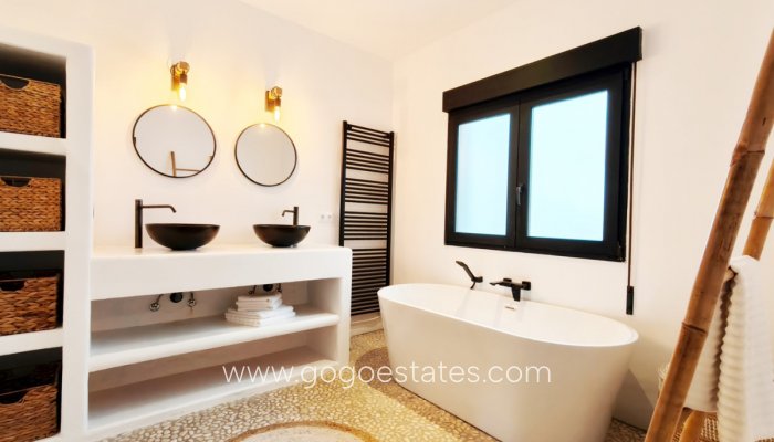 Te koop - Huis - Vrijstaande Villa - Teulada - Moraira