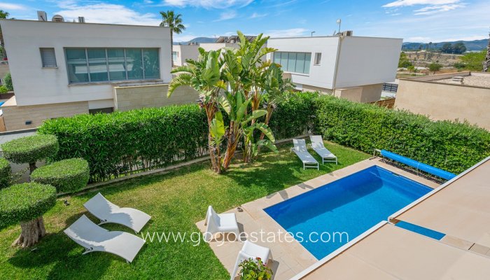 Te koop - Huis - Vrijstaande Villa - Orihuela - Vista Bella Golf