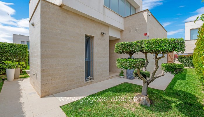 Te koop - Huis - Vrijstaande Villa - Orihuela - Vista Bella Golf