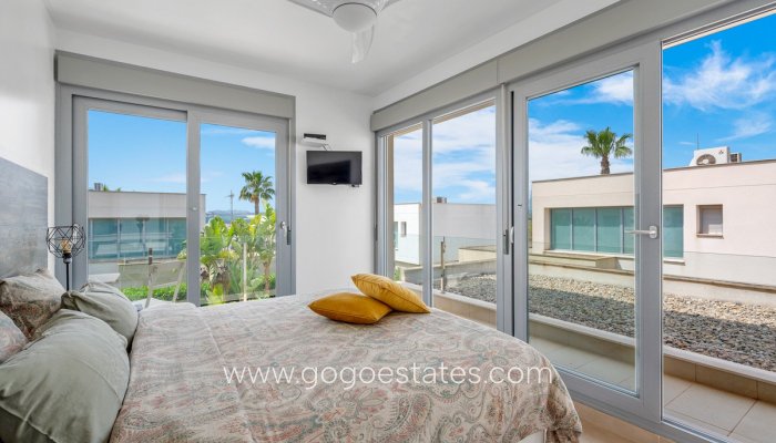 Te koop - Huis - Vrijstaande Villa - Orihuela - Vista Bella Golf