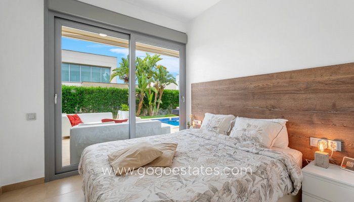 Te koop - Huis - Vrijstaande Villa - Orihuela - Vista Bella Golf