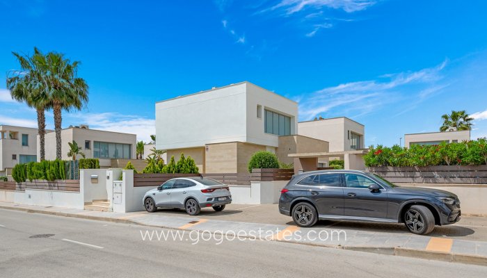 Te koop - Huis - Vrijstaande Villa - Orihuela - Vista Bella Golf
