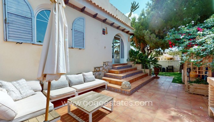 Te koop - Huis - Vrijstaande Villa - Orihuela - La Zenia
