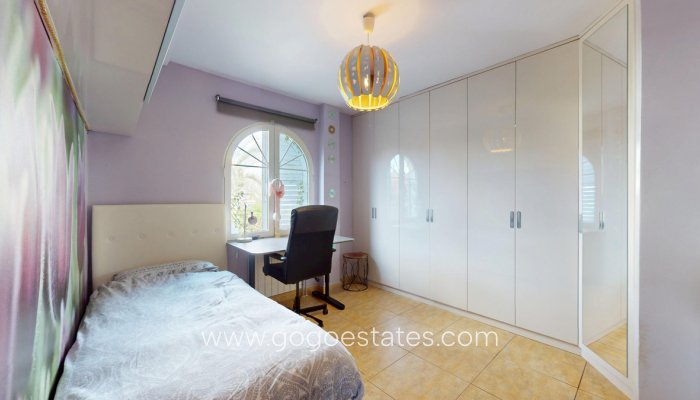 Te koop - Huis - Vrijstaande Villa - Orihuela - La Zenia