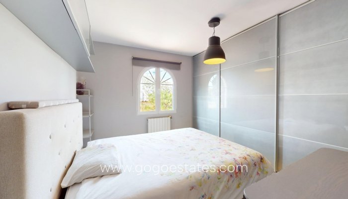 Te koop - Huis - Vrijstaande Villa - Orihuela - La Zenia