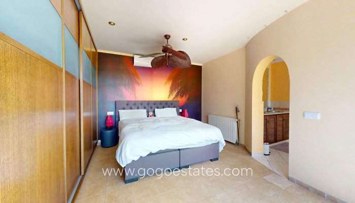 Te koop - Huis - Vrijstaande Villa - Orihuela - La Zenia