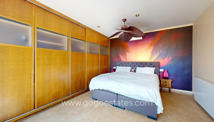 Te koop - Huis - Vrijstaande Villa - Orihuela - La Zenia