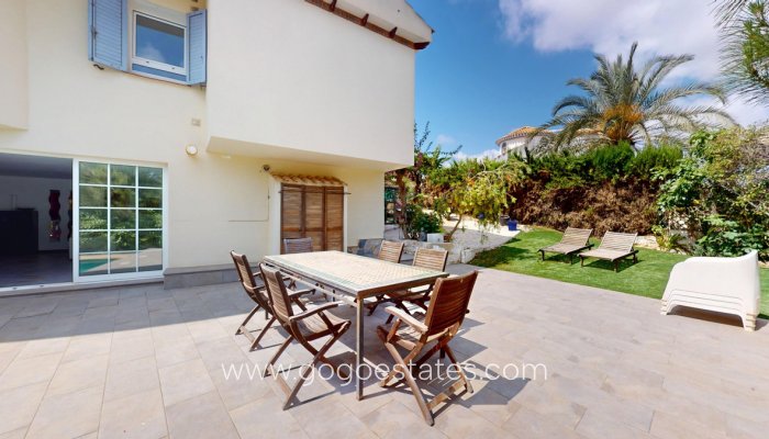 Te koop - Huis - Vrijstaande Villa - Orihuela - La Zenia