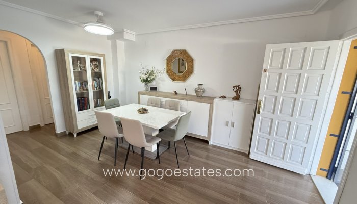 Te koop - Huis - Vrijstaande Villa - Orihuela - La Zenia