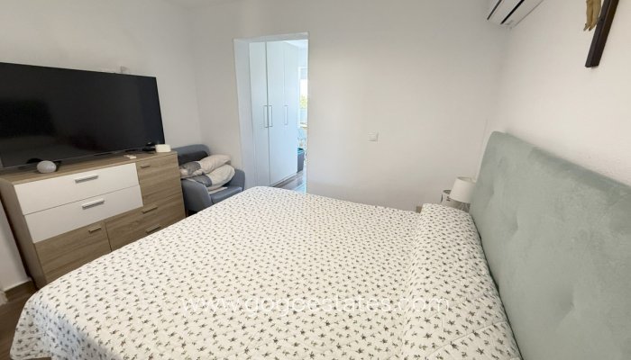 Te koop - Huis - Vrijstaande Villa - Orihuela - La Zenia