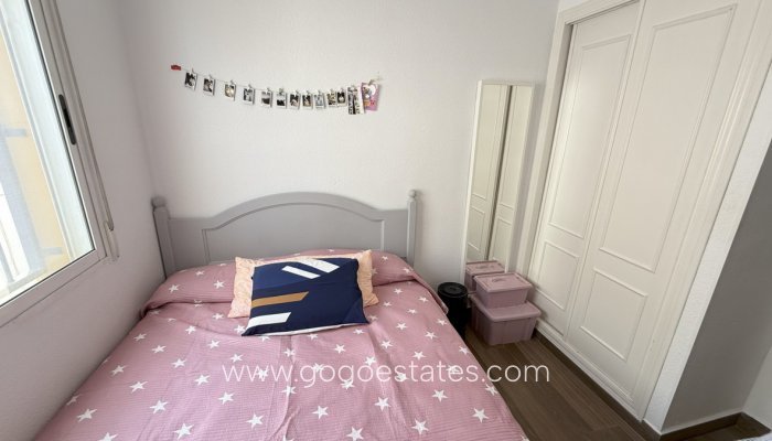 Te koop - Huis - Vrijstaande Villa - Orihuela - La Zenia