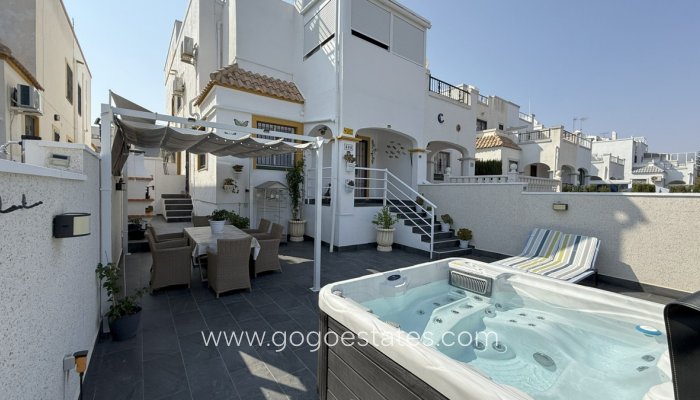 Te koop - Huis - Vrijstaande Villa - Orihuela - La Zenia