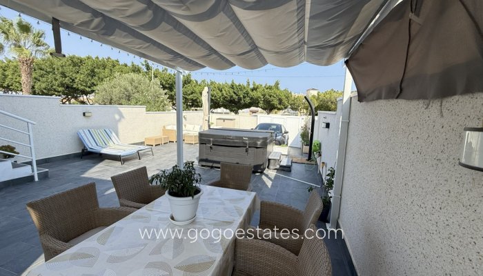 Te koop - Huis - Vrijstaande Villa - Orihuela - La Zenia