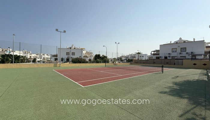 Te koop - Huis - Vrijstaande Villa - Orihuela - La Zenia