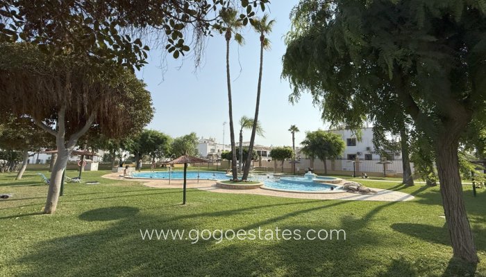 Te koop - Huis - Vrijstaande Villa - Orihuela - La Zenia