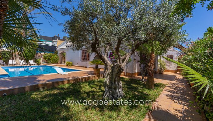 Te koop - Huis - Vrijstaande Villa - Orihuela - Punta Prima