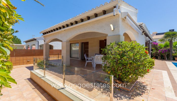 Te koop - Huis - Vrijstaande Villa - Orihuela - Punta Prima