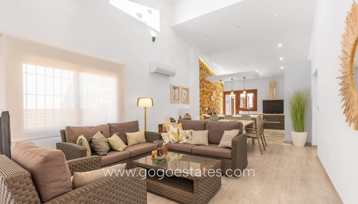 Te koop - Huis - Vrijstaande Villa - Orihuela - Punta Prima