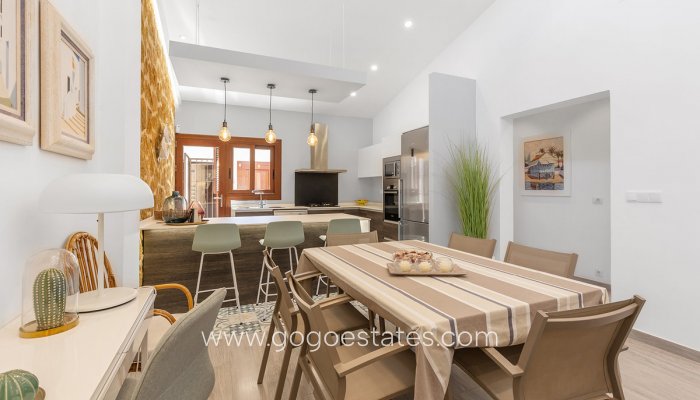 Te koop - Huis - Vrijstaande Villa - Orihuela - Punta Prima