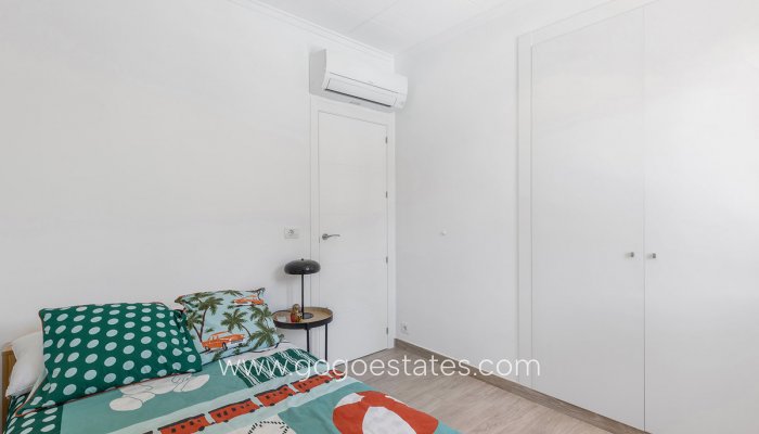 Te koop - Huis - Vrijstaande Villa - Orihuela - Punta Prima