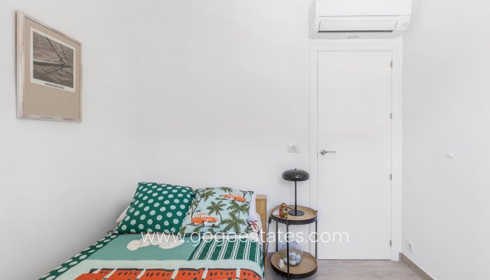 Te koop - Huis - Vrijstaande Villa - Orihuela - Punta Prima