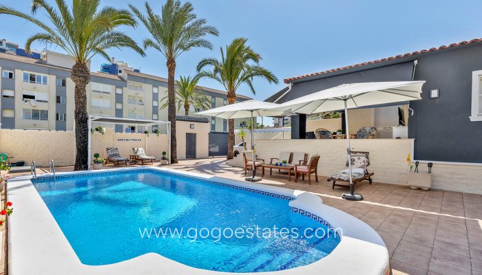 Te koop - Huis - Vrijstaande Villa - Orihuela - Rocio del Mar