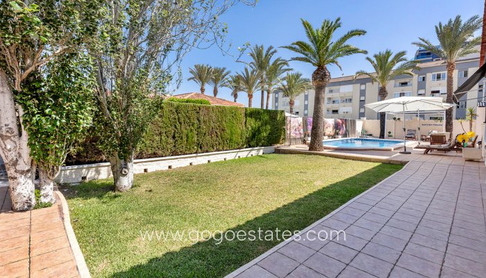 Te koop - Huis - Vrijstaande Villa - Orihuela - Rocio del Mar