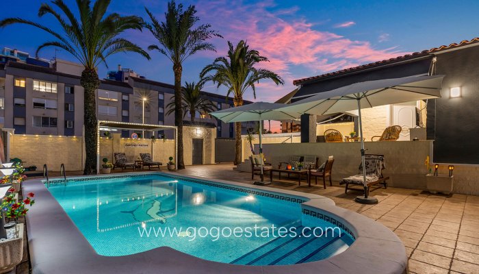 Te koop - Huis - Vrijstaande Villa - Orihuela - Rocio del Mar