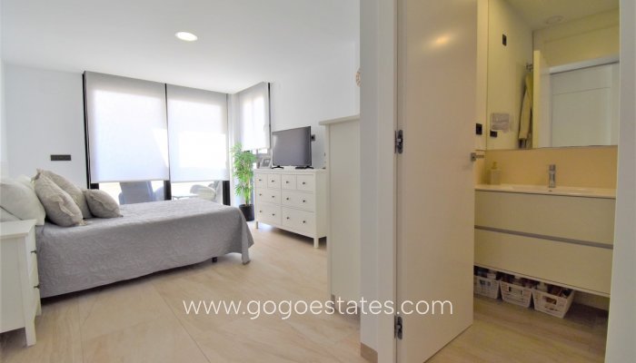 Te koop - Huis - Vrijstaande Villa - Orihuela - Villamartin