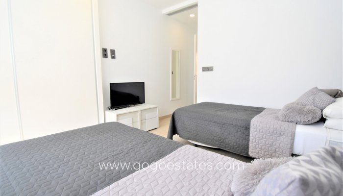 Te koop - Huis - Vrijstaande Villa - Orihuela - Villamartin