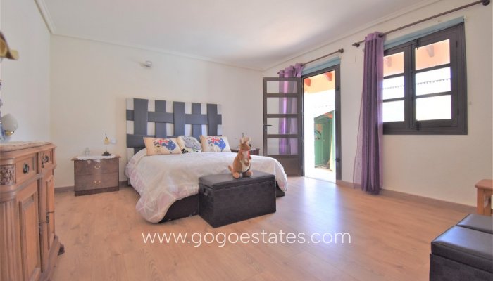 Te koop - Huis - Vrijstaande Villa - Orihuela - Villamartin