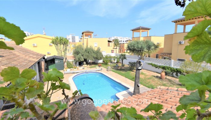 Te koop - Huis - Vrijstaande Villa - Orihuela - Villamartin