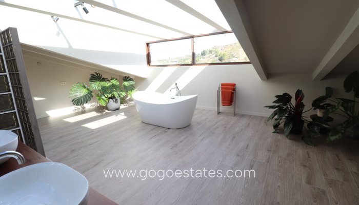 Te koop - Huis - Vrijstaande Villa - Aspe - Aspe Centro