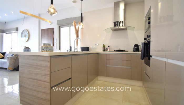 Te koop - Huis - Vrijstaande Villa - Orihuela - Villamartin