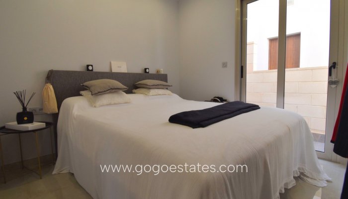 Te koop - Huis - Vrijstaande Villa - Orihuela - Villamartin