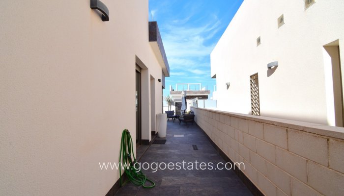 Te koop - Huis - Vrijstaande Villa - Orihuela - Villamartin