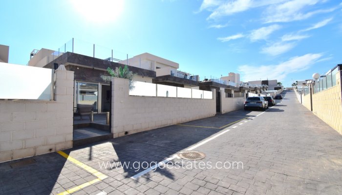 Te koop - Huis - Vrijstaande Villa - Orihuela - Villamartin