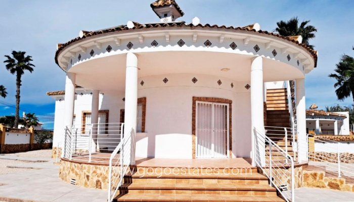 Te koop - Huis - Vrijstaande Villa - Catral - Catral Centro