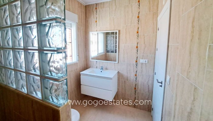 Te koop - Huis - Vrijstaande Villa - Catral - Catral Centro