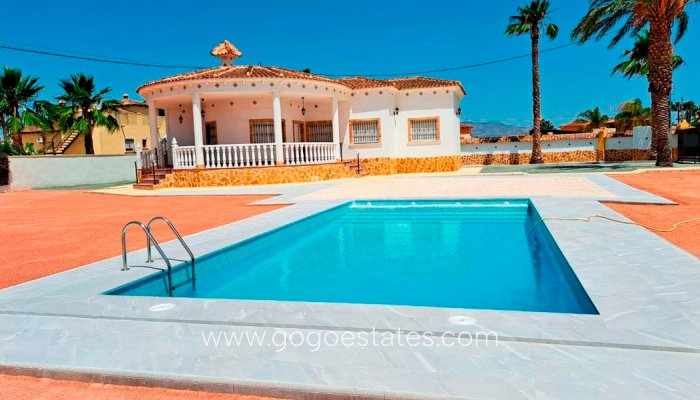 Te koop - Huis - Vrijstaande Villa - Catral - Catral Centro