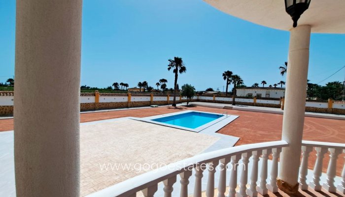 Te koop - Huis - Vrijstaande Villa - Catral - Catral Centro