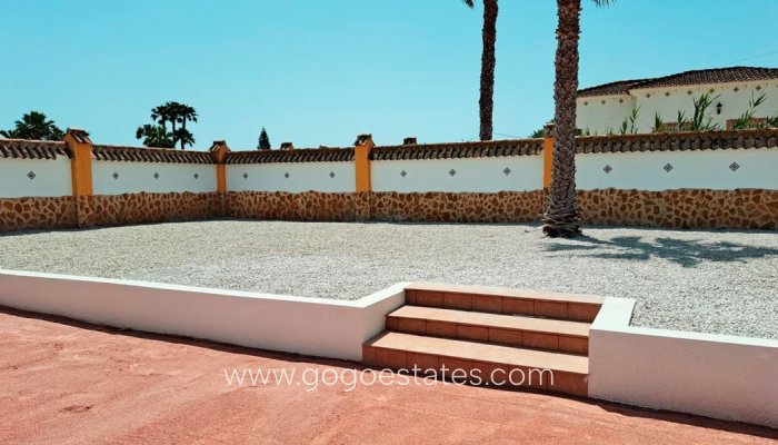 Te koop - Huis - Vrijstaande Villa - Catral - Catral Centro