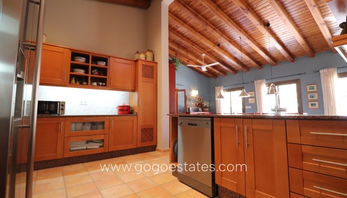 Te koop - Huis - Vrijstaande Villa - Catral - Catral Centro