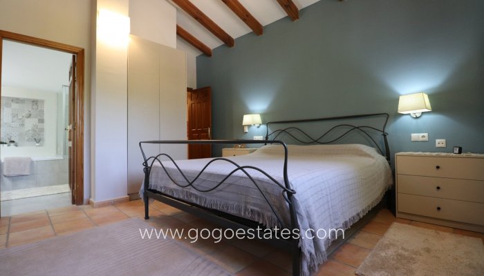 Te koop - Huis - Vrijstaande Villa - Catral - Catral Centro