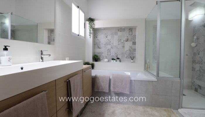 Te koop - Huis - Vrijstaande Villa - Catral - Catral Centro