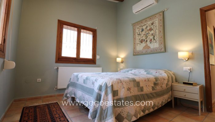 Te koop - Huis - Vrijstaande Villa - Catral - Catral Centro