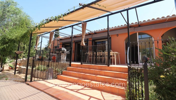 Te koop - Huis - Vrijstaande Villa - Catral - Catral Centro